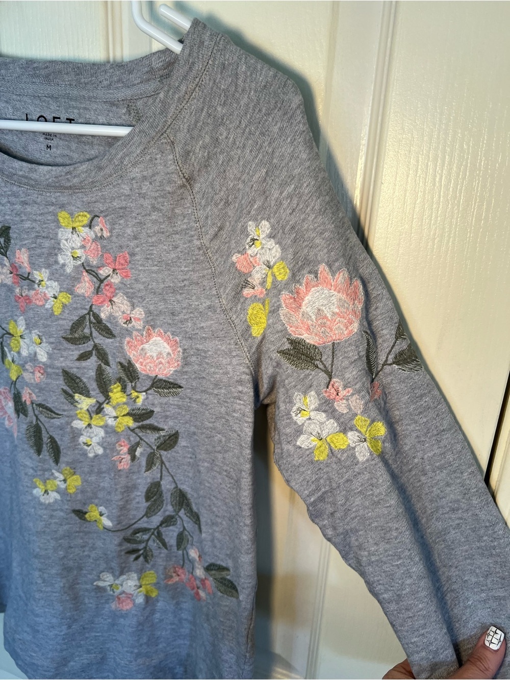 LOFT Gray Floral Embroidered Sweatshirt Top Medium 3/4 Sleeve - Picture 5 of 10